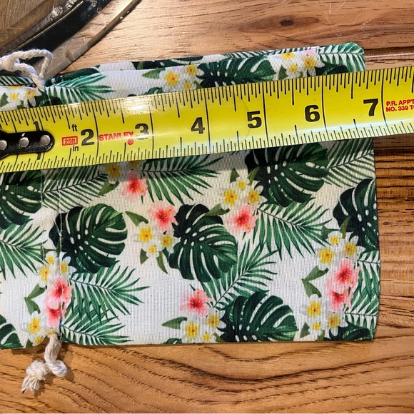 NWOT - Pre Strung Happy 80th Birthday sign Comes with 5 Tropical Drawstring Bags - Picture 14 of 14